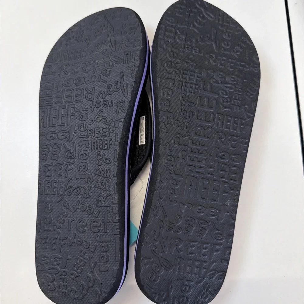 NWT Reef Kid's AHI‎ Flip Flop Size 5 Palm Fronds Tropical Purple Pink Blue Logo